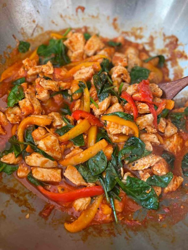 Creamy Chicken with Spinach and Peppers