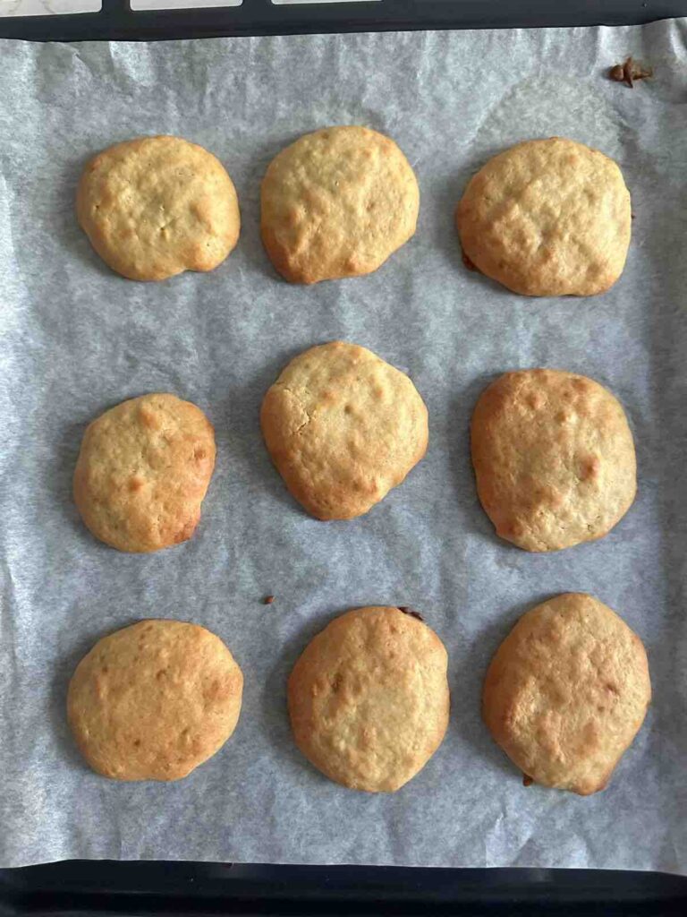 Preparation steps for How to make Apple Doughnuts