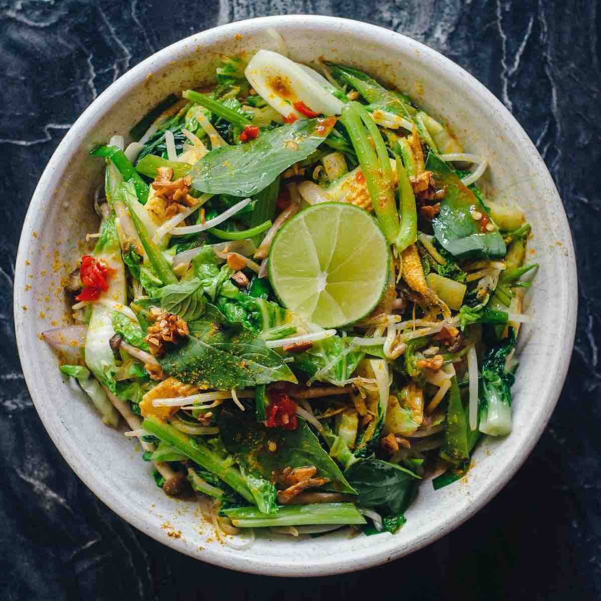 Fresh green salad in a bowl