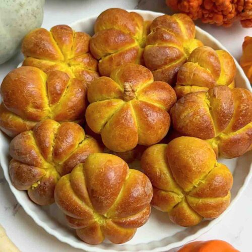 how to make pumpkin-shaped halloween bread