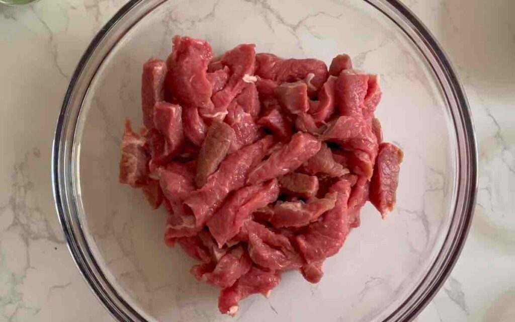 Process shots to Make Korean BBQ Beef Bowl (Easy Bulgogi)