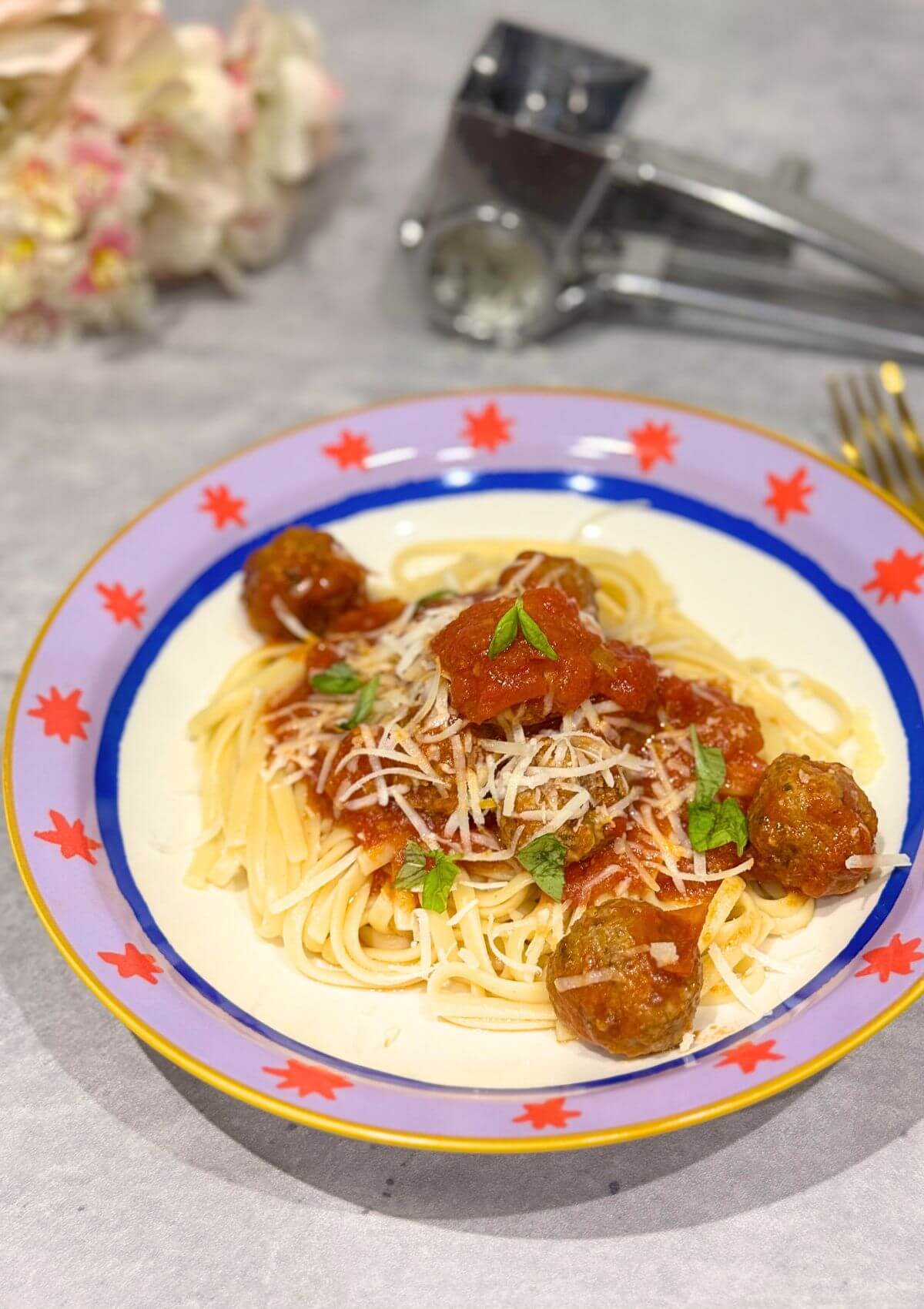 A plate of Spaghetti and Meatballs 